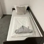 Apartment Souterrain Monteurwohnung Mit Sauna Und Garten Rostock